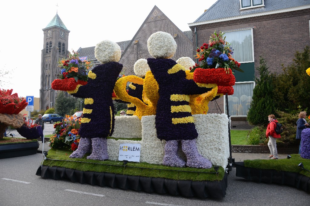 ../Images/Bloemencorso 2015 062.jpg